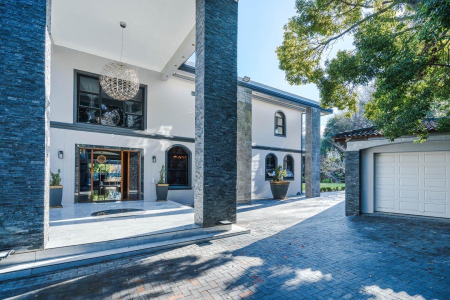 5 Bedroom Property for Sale in Bishopscourt Western Cape